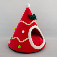 HKM-0803005 Christmas-Themed Pet Nest in Red and Green - Warm Cloth Bed for Cats and Dogs, Available in Small, Medium, and Large Sizes