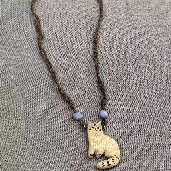 HKM-0844093 Cute Cat Pendant Braided Necklace for Women - Retro Beige O-Type Chain