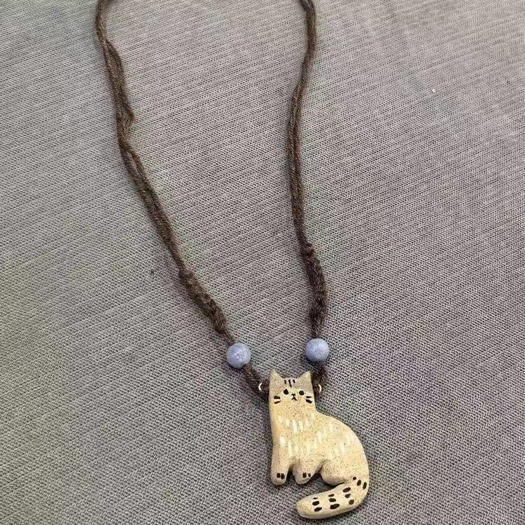 HKM-0844093 Cute Cat Pendant Braided Necklace for Women - Retro Beige O-Type Chain