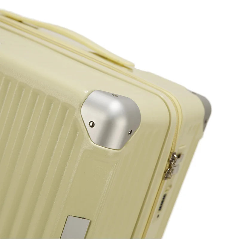 HKM-089427 Three-Piece Spinner Luggage Set with Matching Carry-On Bag
