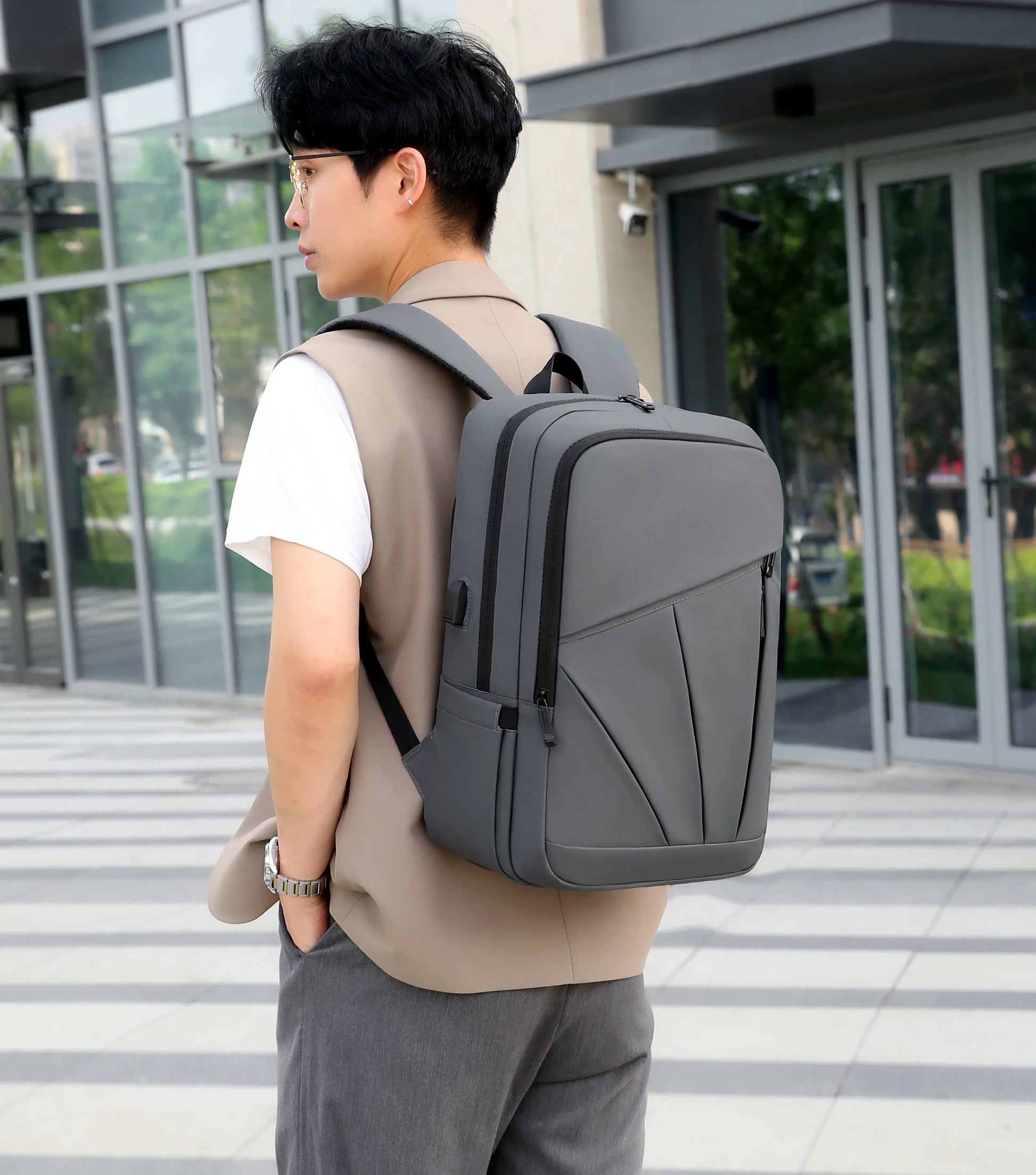 HKM-111827 Men's Business Backpack, Anti-Theft, Waterproof Oxford Material, Smart Design with Multiple Compartments