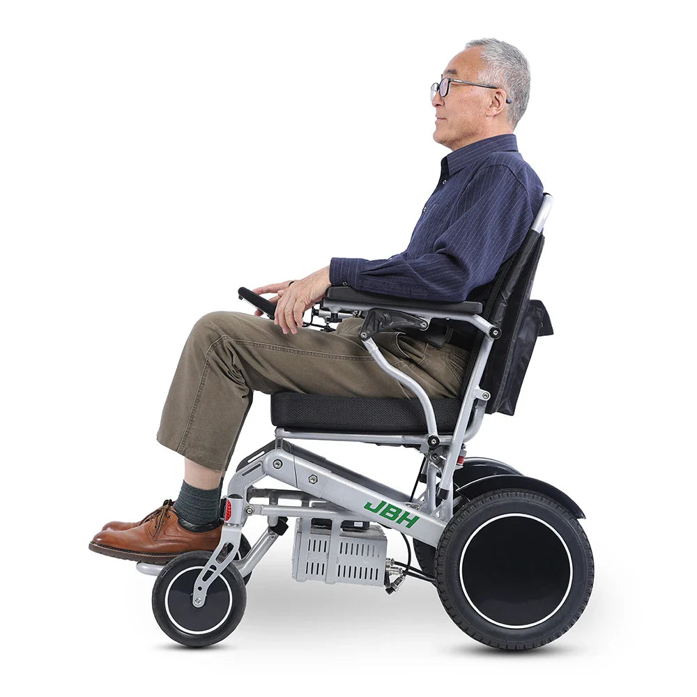 HKM-123987 Foldable Aluminum Alloy Wheelchair for Elderly Adults, 120 kg Capacity, 20 km Driving Range, 6 km/h Speed