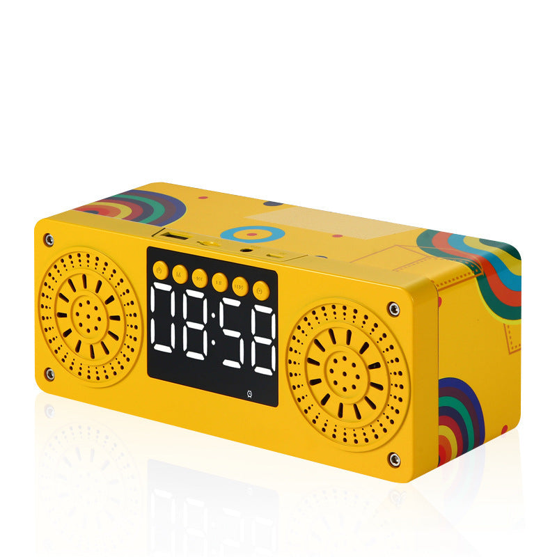 HKM-131347 Wooden Bluetooth Speaker with Retro Design and Subwoofer Functionality