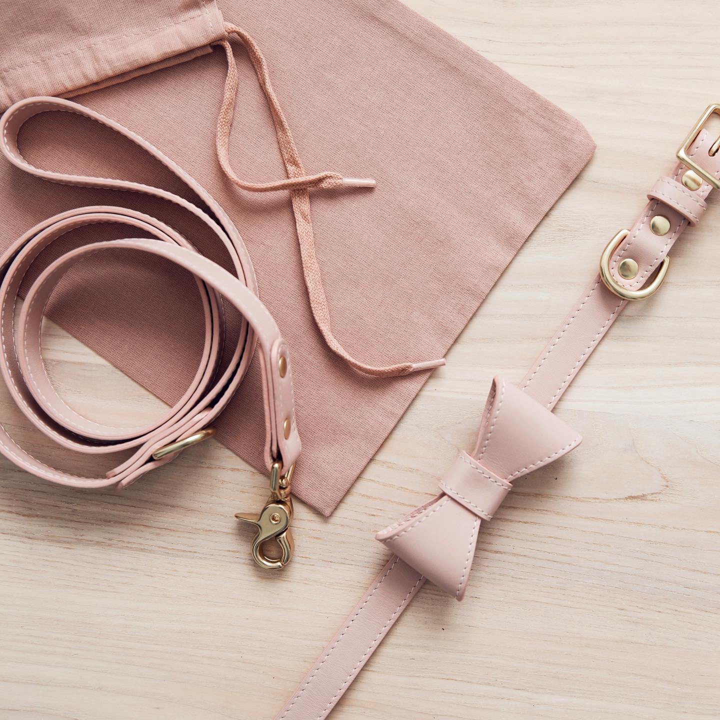HKM-1365053 Cute Bow Collar and Leash Set for Pets - Fashionable Cotton Design in Blue and Pink