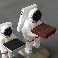 HKM-144083 Astronaut-Themed Resin Watch Holder and Display Stand for Stylish Storage