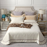 HKM-146451 Luxurious Three-Piece Velvet Quilt Bed Cover Set for Romantic Bedroom Decor