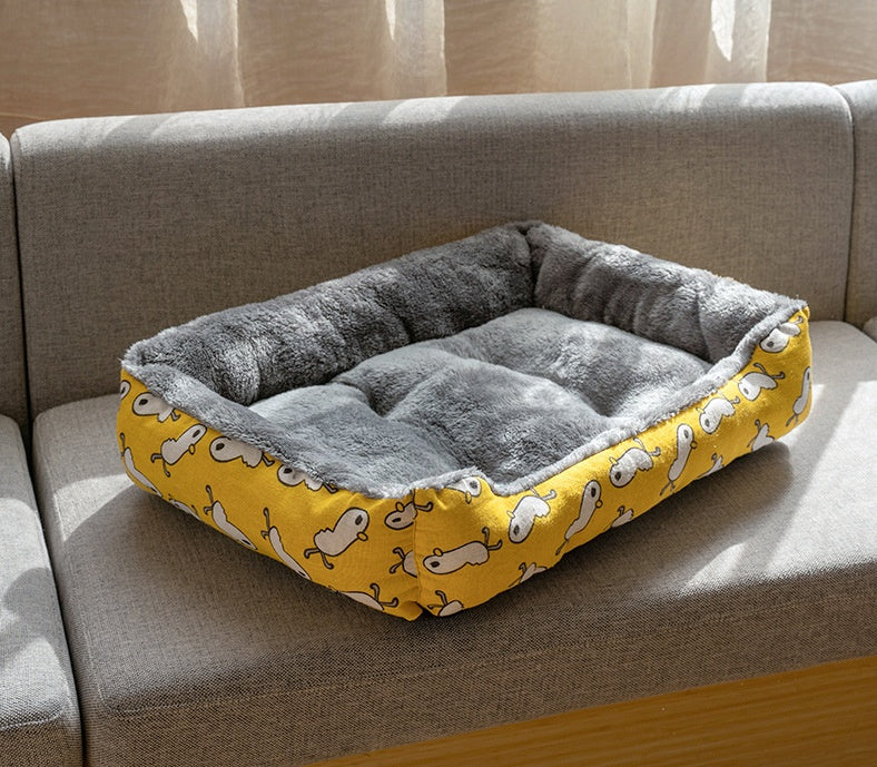 HKM-1473853 Cozy Four Seasons Doghouse with Summer Mat and Ham Sausage Accessories