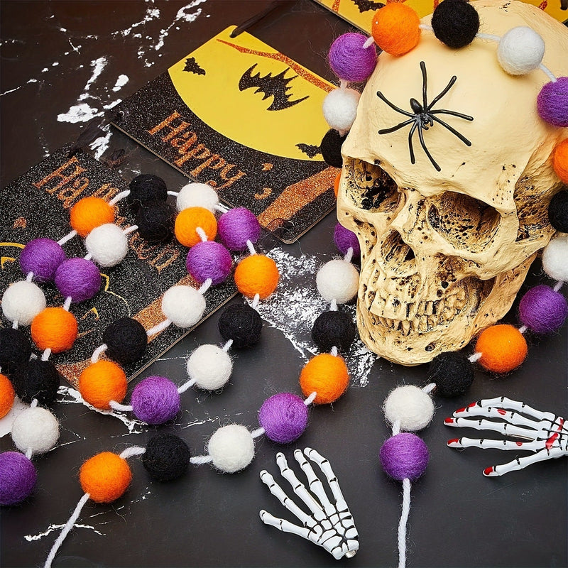 HKM-154387 Halloween Felt Ball Garland - 24 Woolen Yarn Balls for Spooky Decor (2m)