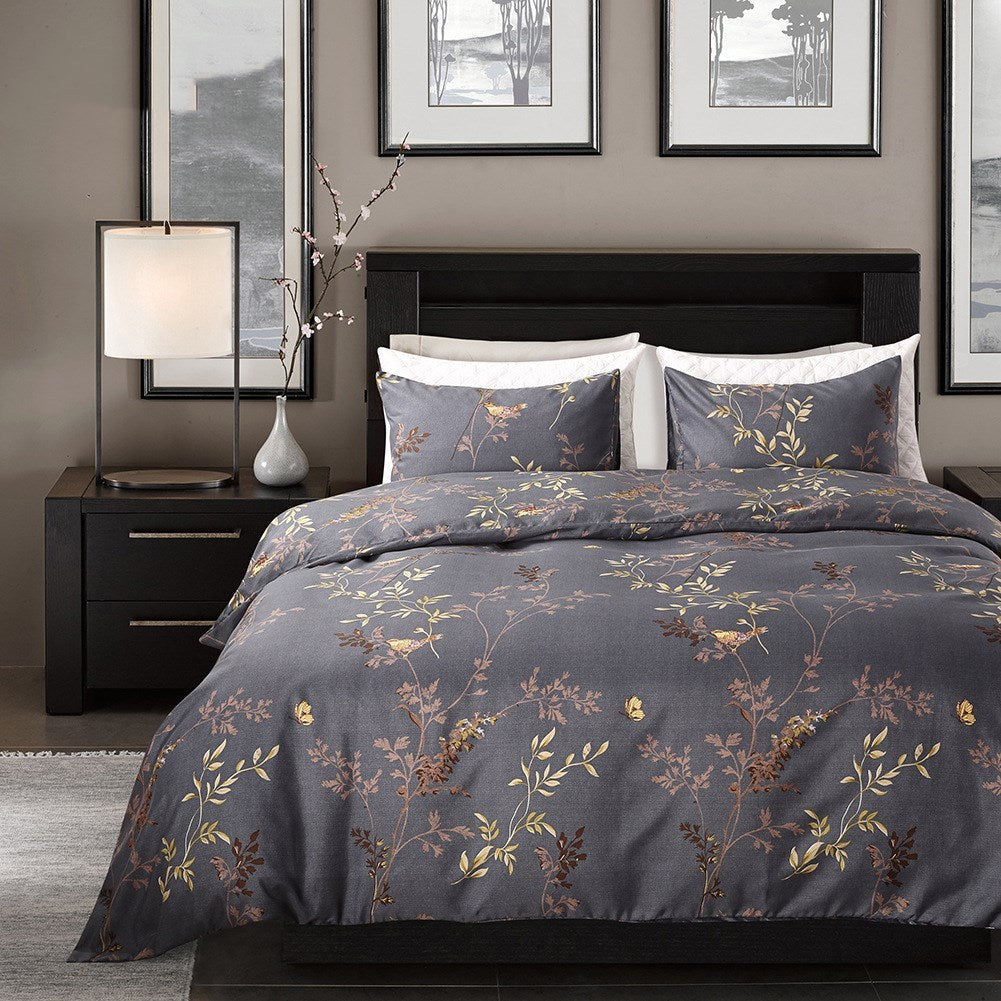 HKM-164563 Luxury Three-Piece Bedding Set with Geometric Duvet Cover and Pillowcases in Polyester