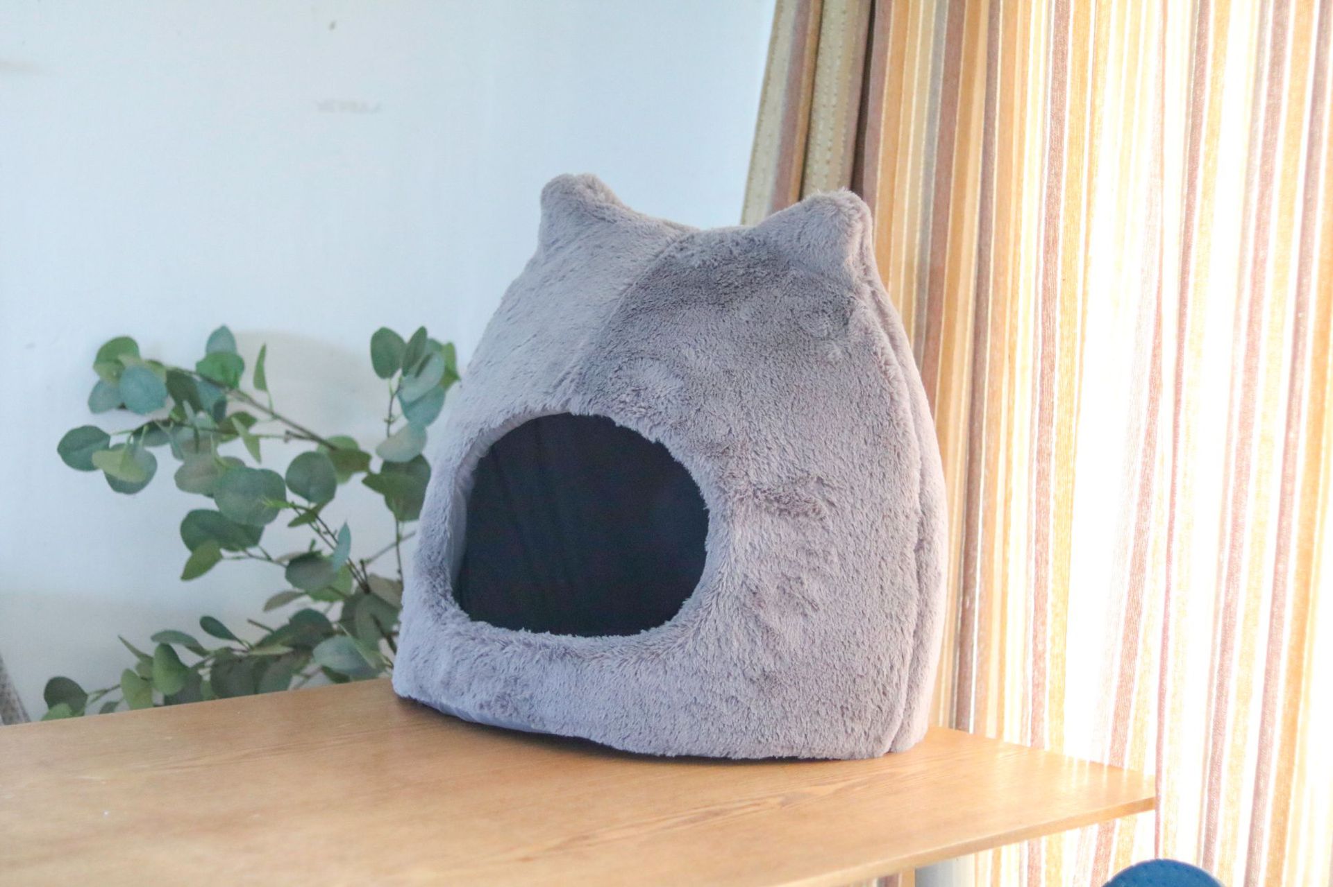 HKM-1658941 Cozy Cat Nest for Autumn and Winter ¨C Removable, Washable, Semi-Closed Design with Cat Ears, Universal for All Seasons