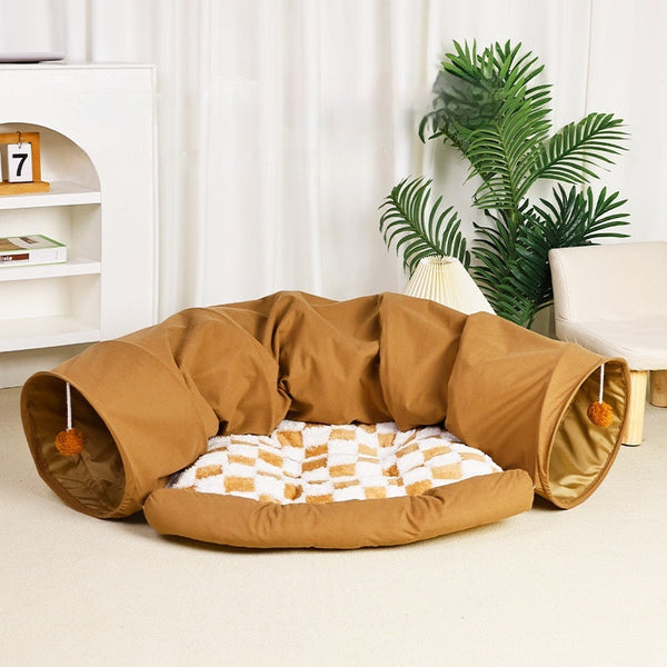 HKM-1683773 Warm and Cozy Cat Nest in Khaki and Gray Cloth with British Plaid Design