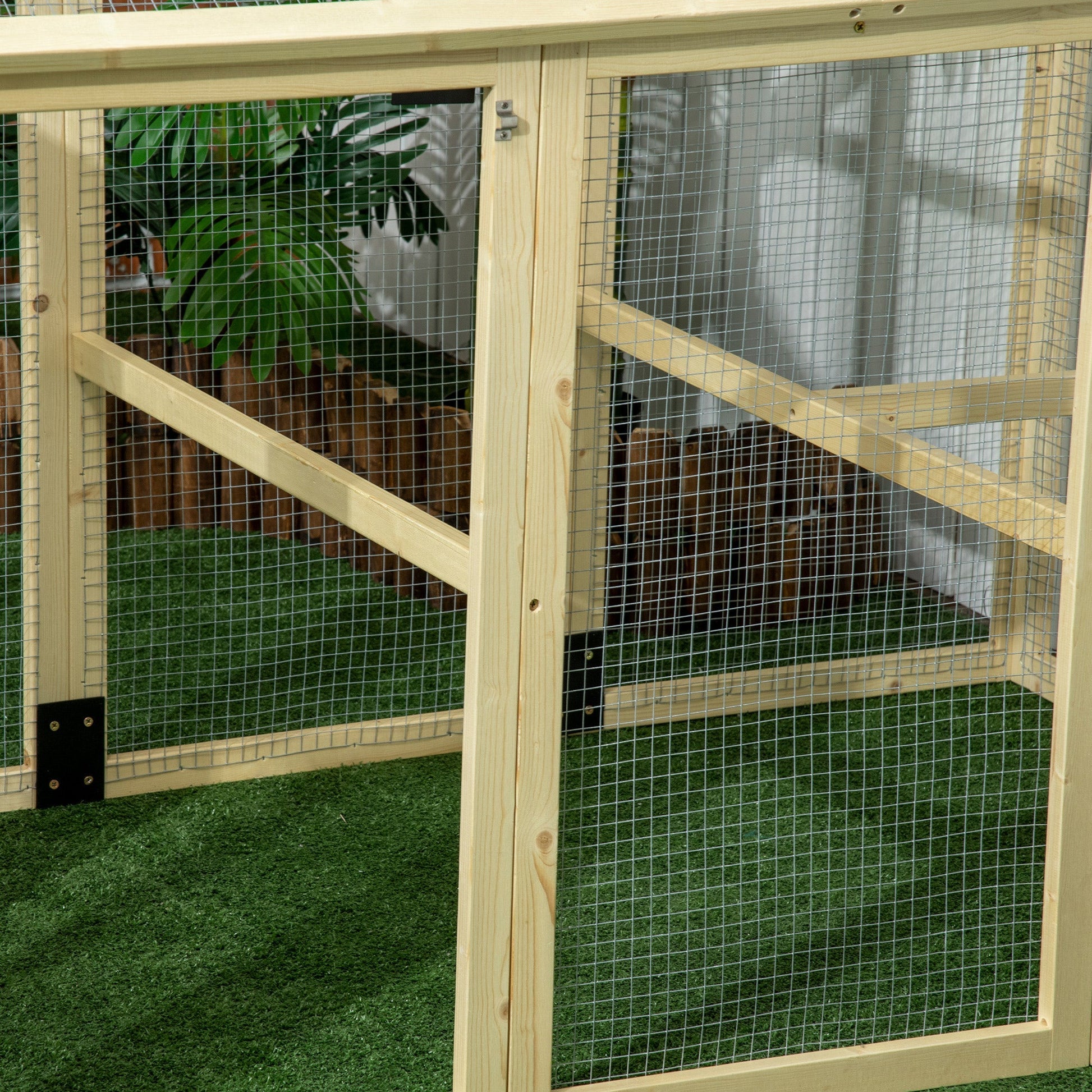 HKM-1697085 Spacious Wooden Chicken Coop with Run and Perches, 4.6' x 2.8', Nature Wood