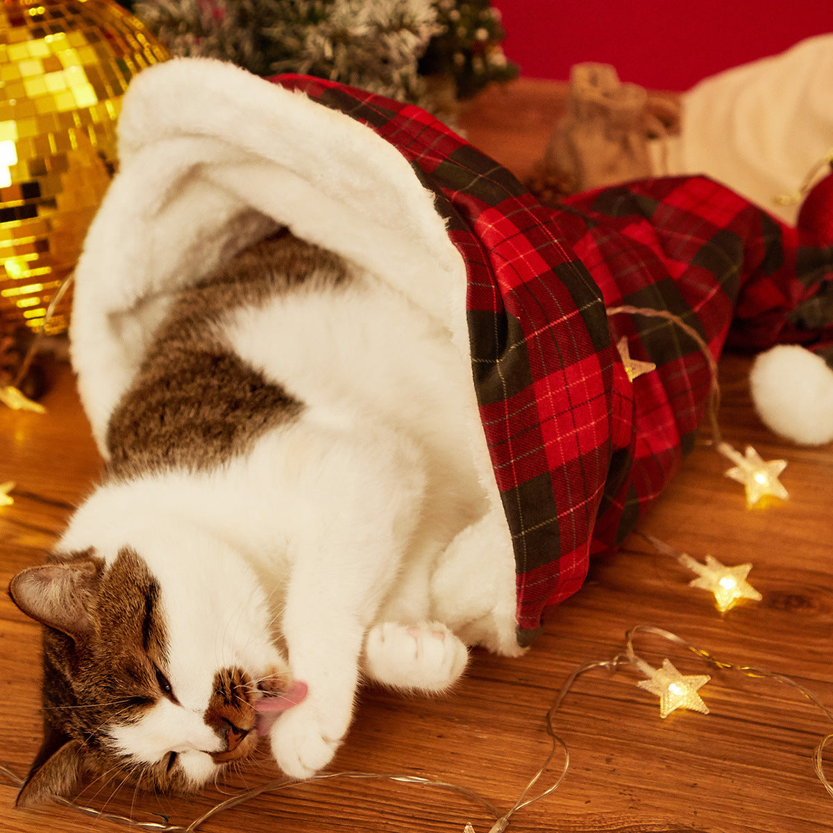 HKM-1720509 Cozy Cotton Christmas Igloo Pet Nest Mat for Warmth and Comfort