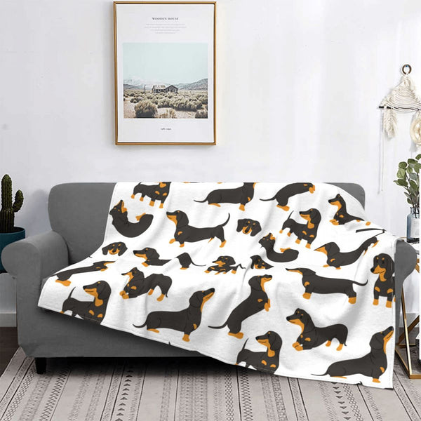 HKM-178131 Flannel Cartoon Blanket for All Seasons, Soft Polyester Material