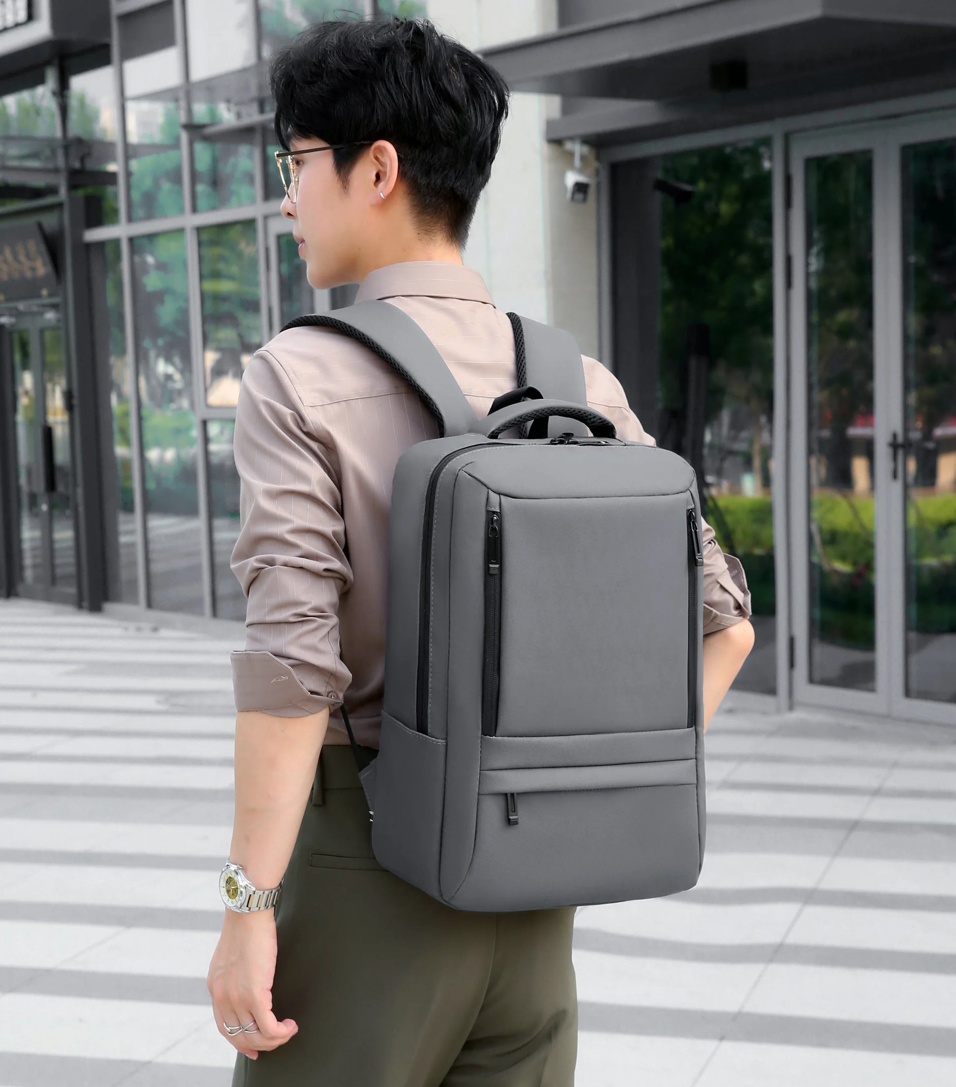 HKM-181971 Waterproof Nylon Laptop Backpack for Men & Women - USB Charging, 17 Inch Black Design