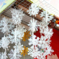 HKM-188115 Three-Dimensional Snowflake String Decorations - Set of 6 in Varying Sizes (18cm, 27cm, 36cm)