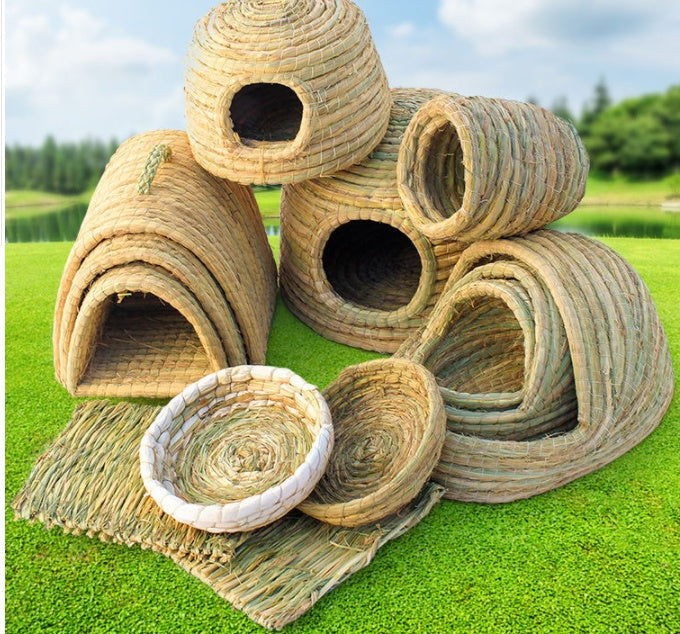 HKM-1990589 Natural Hand-Woven Grass Nest for Small Animals - Straw and Corn Husk Cradle