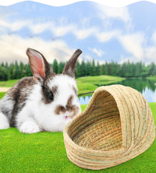 HKM-1990589 Natural Hand-Woven Grass Nest for Small Animals - Straw and Corn Husk Cradle