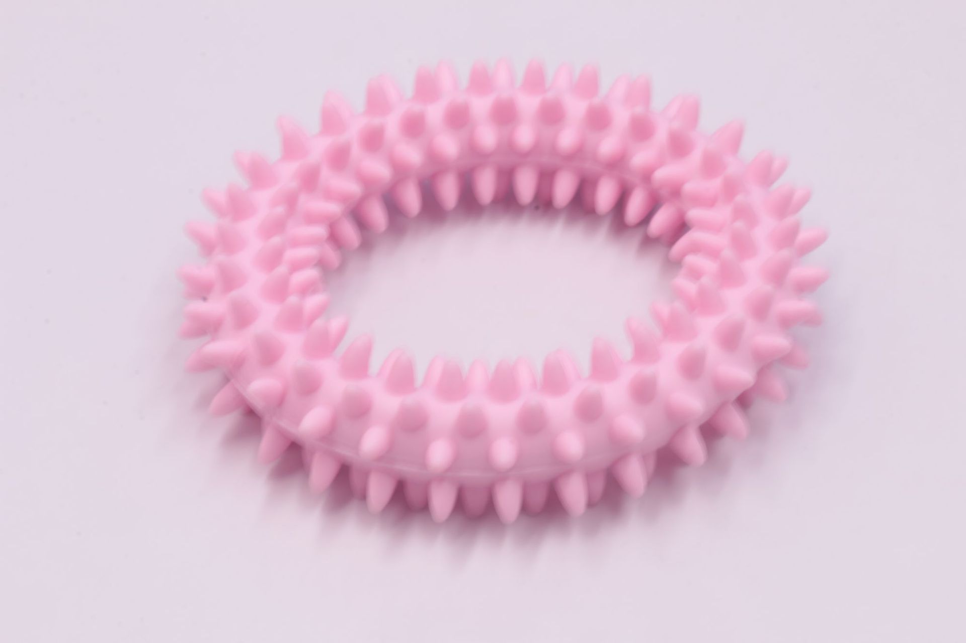 HKM-2111165 Durable TPR Spiky Circle Dog Chew Toy for Molar Health and Energy Release