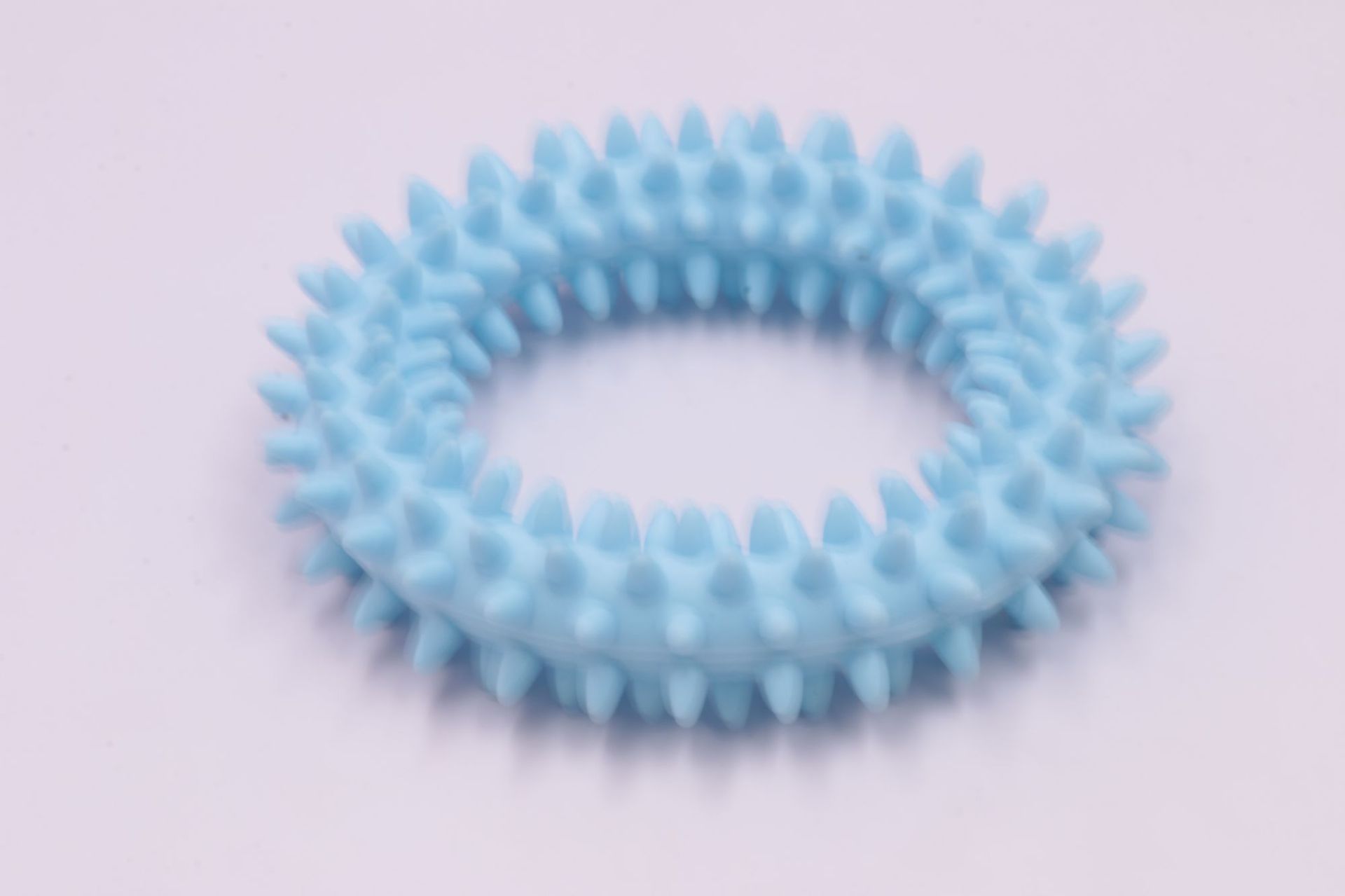 HKM-2111165 Durable TPR Spiky Circle Dog Chew Toy for Molar Health and Energy Release