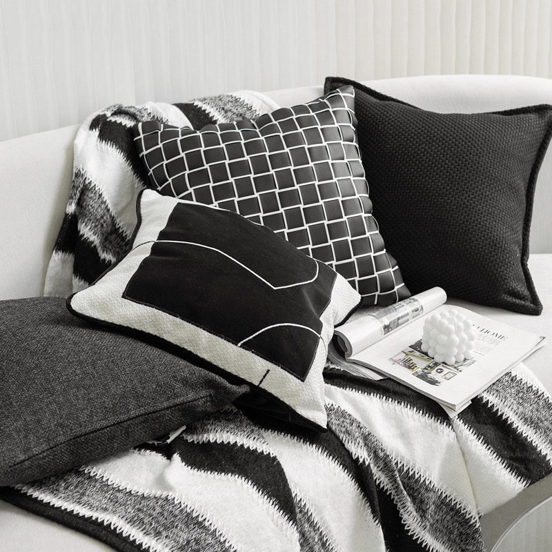 HKM-213587 Modern Black and White Cotton Hemp Woven Pillowcase for Living Room Decor