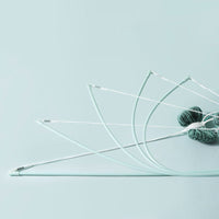 HKM-2165181 Cat Teaser Toy with Feathers and Long Bite-Resistant Pole for Engaging Playtime