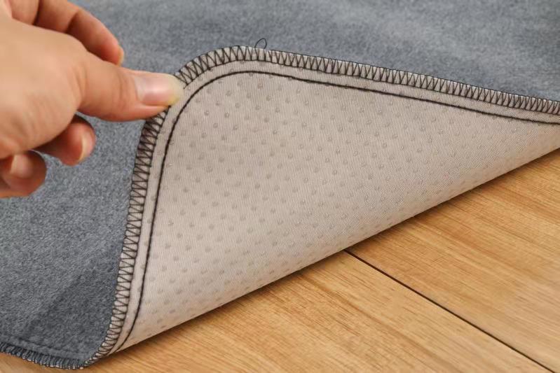 HKM-2213821 Waterproof Anti-Skid Pet Blanket in Fleece – Various Sizes Available