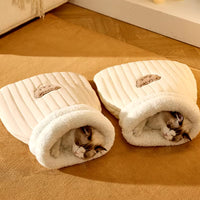 HKM-2248765 Cozy Cat Sleeping Bag with Bear Pattern - Soft Fleece & Supportive Cotton Fiber, 3D Entrance, and Machine Washable