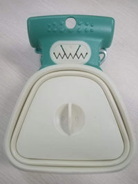 HKM-2470589 Foldable Silicone Poop Bag Dispenser with Travel Spoon for Outdoor Use