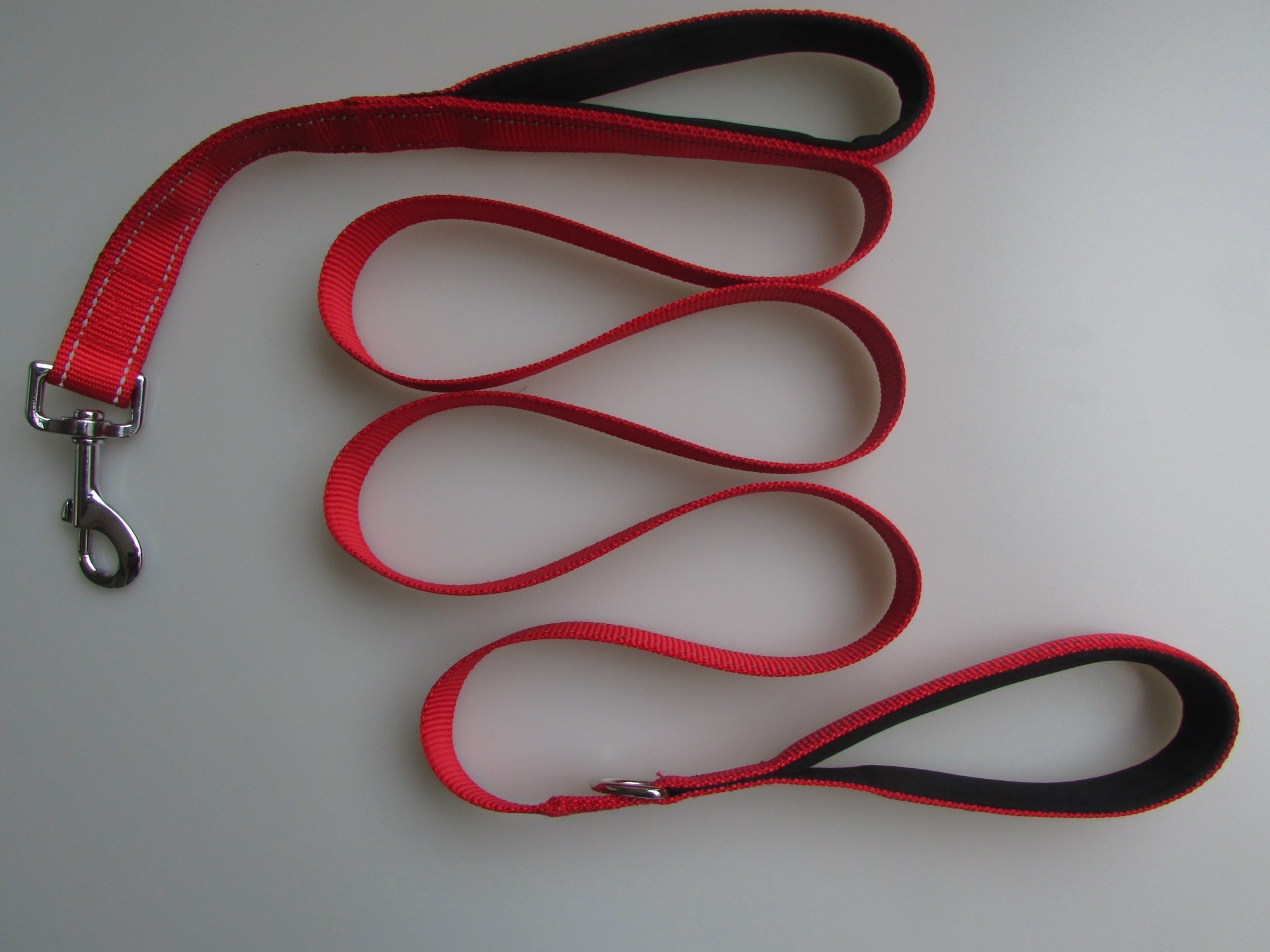 HKM-2479677 Reflective Double Handle Nylon Pet Leash with Metal Buckle and Trash Bag Holder