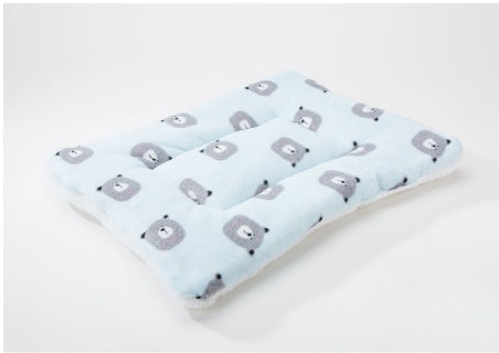 HKM-2541501 Cute Cartoon Lamb Cashmere and Flannel Universal Dog Mat