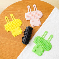 HKM-2584125 Pet Grooming Brush for Cats and Dogs with Self-Cleaning Scratcher and Adjustable Silicone Strap