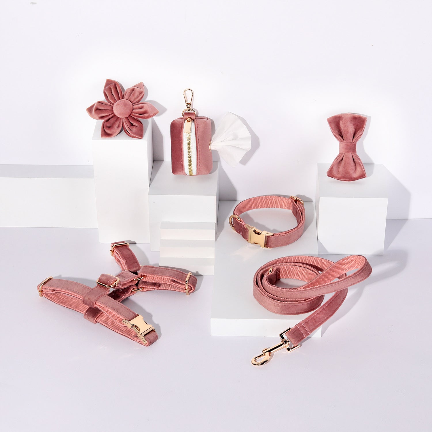 HKM-2639421 Classic Soft Velvet Pet Collar and Traction Rope Set with Bow Tie and Toilet Bag