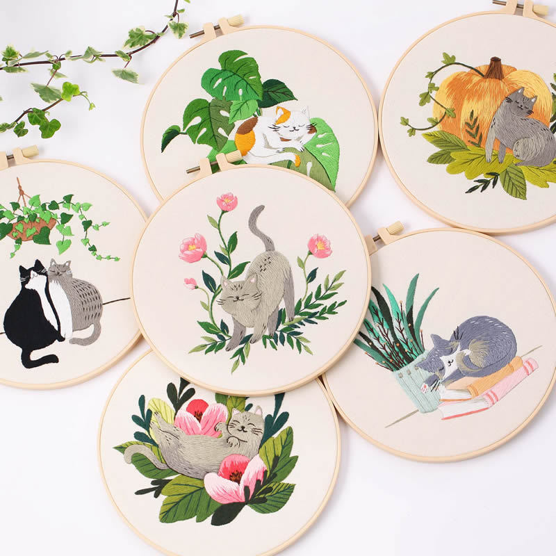 HKM-268691 Naughty Cat Cartoon Embroidery Pattern DIY Kit with Embroidery Frame - 30x30cm Canvas