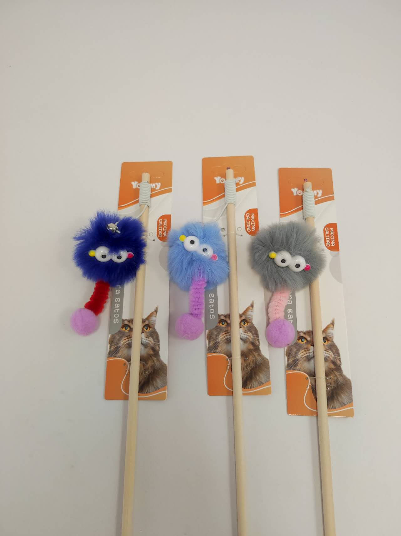 HKM-2737085 Big Eyes Interactive Cat Toy for Fun and Playful Engagement