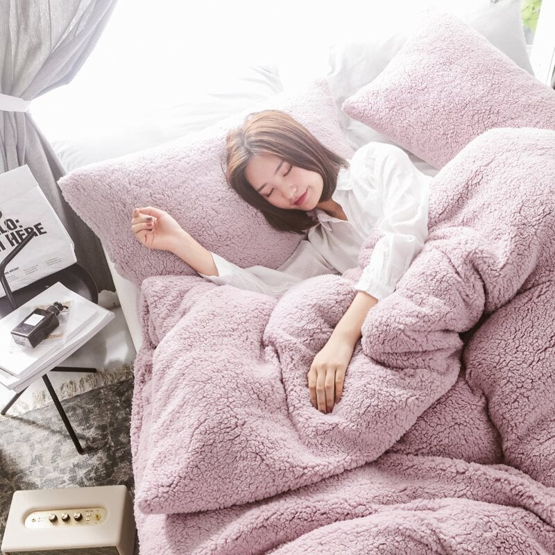 HKM-280211 Cozy Pink Coral Fleece 4-Piece Bedding Set for 1.2m to 1.8m Beds