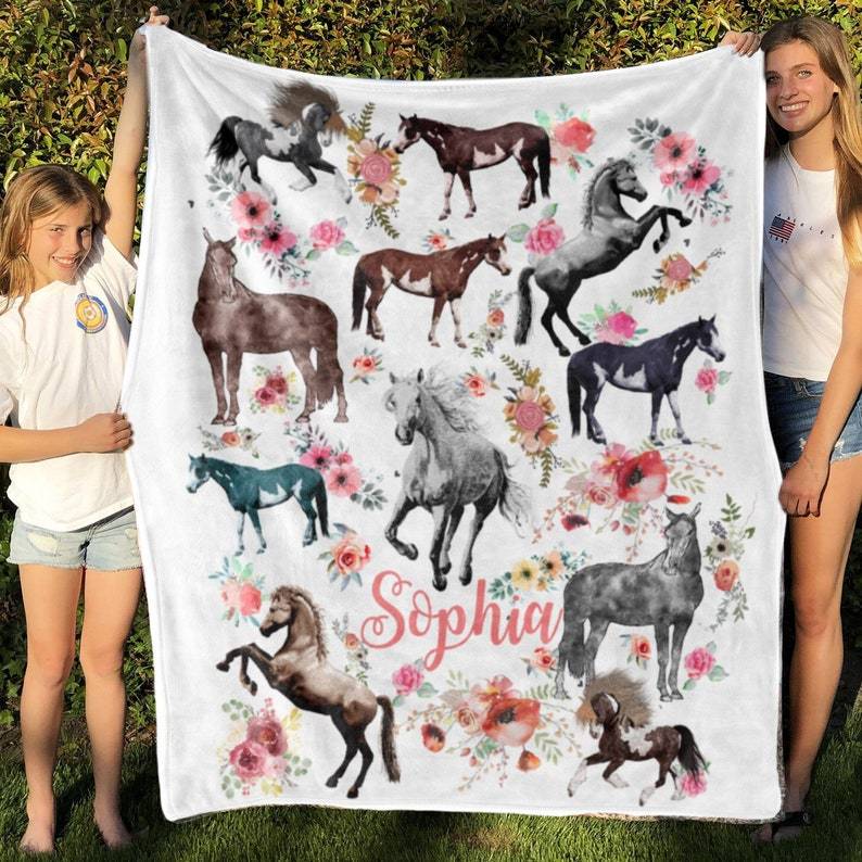 HKM-281043 Soft Flannel Horse-Themed Baby Blanket for All Seasons