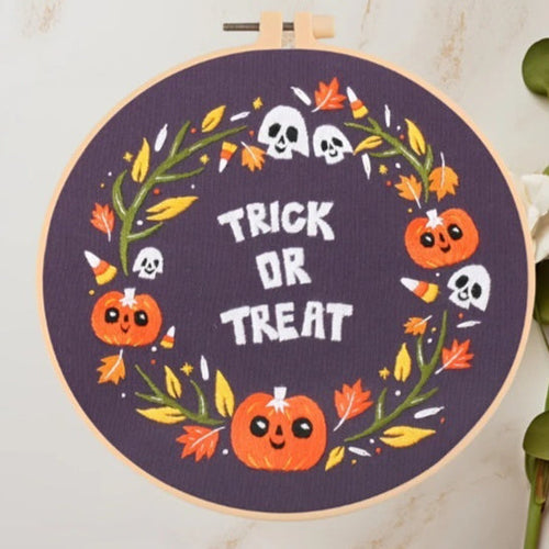 HKM-283347 Cartoon & Anime DIY Embroidery Material Kit for Christmas & Halloween, Cotton & Linen Canvas 30x30 with Bamboo Elastic