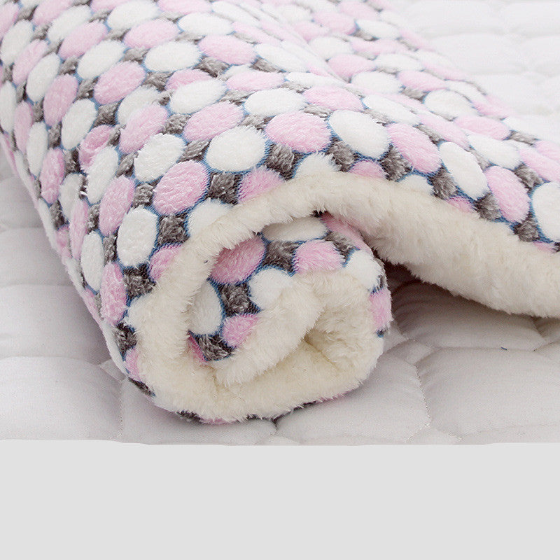 HKM-2836413 Pet Blanket for Cats and Dogs - Soft Coral Fleece, Moisture-Resistant, Non-Slip Design, Machine Washable