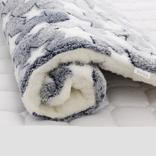 HKM-2836413 Pet Blanket for Cats and Dogs - Soft Coral Fleece, Moisture-Resistant, Non-Slip Design, Machine Washable
