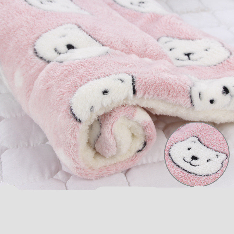 HKM-2836413 Pet Blanket for Cats and Dogs - Soft Coral Fleece, Moisture-Resistant, Non-Slip Design, Machine Washable