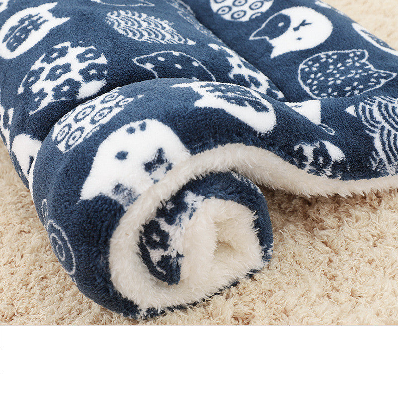HKM-2836413 Pet Blanket for Cats and Dogs - Soft Coral Fleece, Moisture-Resistant, Non-Slip Design, Machine Washable