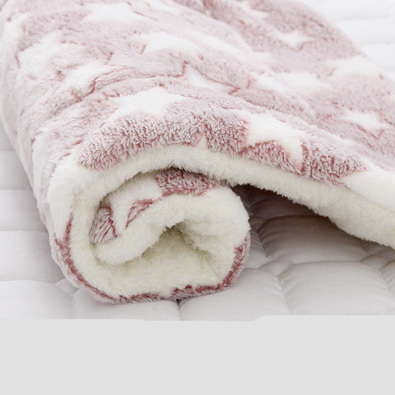 HKM-2836413 Pet Blanket for Cats and Dogs - Soft Coral Fleece, Moisture-Resistant, Non-Slip Design, Machine Washable