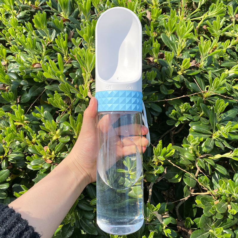 HKM-2884669 Portable Dog Water Bottle Dispenser with Easy Lock Feature for Outdoor Travel and Hydration