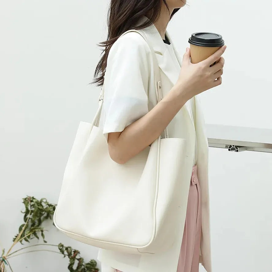 HKM-300371 Soft Leather One Shoulder Messenger Bag - Casual Retro Design in Various Colours