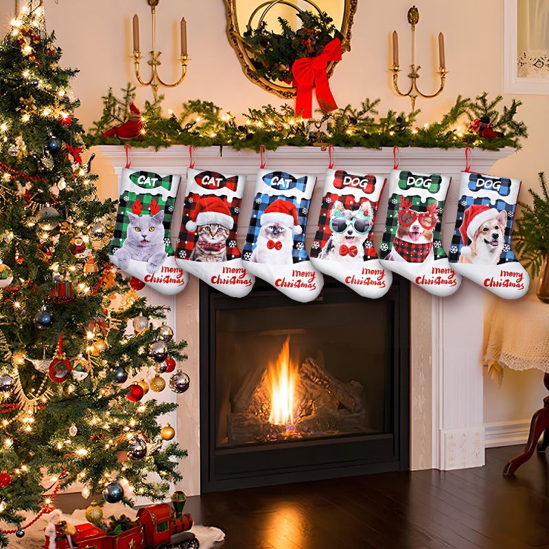 HKM-302739 Plaid Christmas Decoration for Pets - Cloth Design Featuring Cats and Dogs, 26x36cm