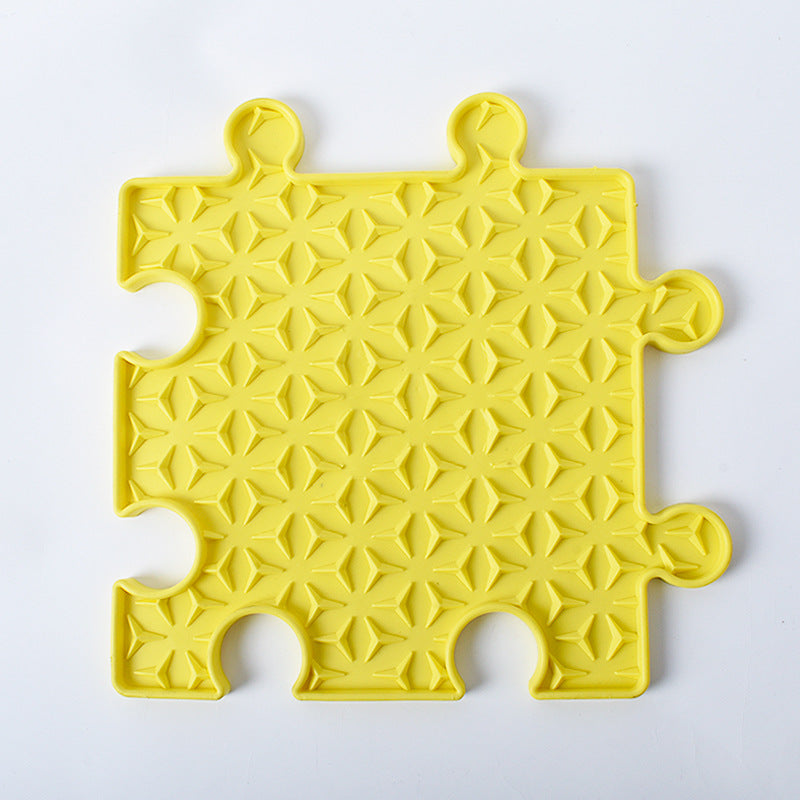 HKM-3040701 Colorful Pet Silica Gel Lick Mat with Suction Cups for Mess-Free Treat Time