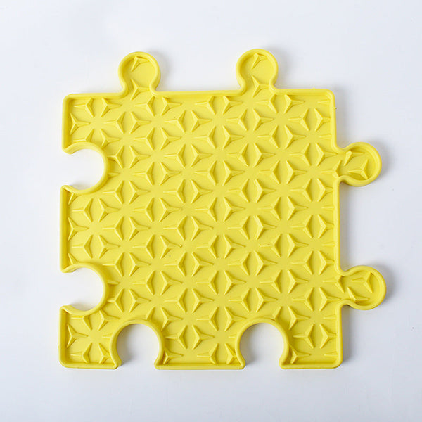 HKM-3040701 Colorful Pet Silica Gel Lick Mat with Suction Cups for Mess-Free Treat Time