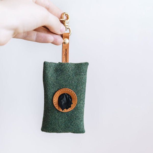 HKM-3054653 Portable Dog Poop Bag Holder - Green & Gray Felt, Compact Size 9*5*2cm