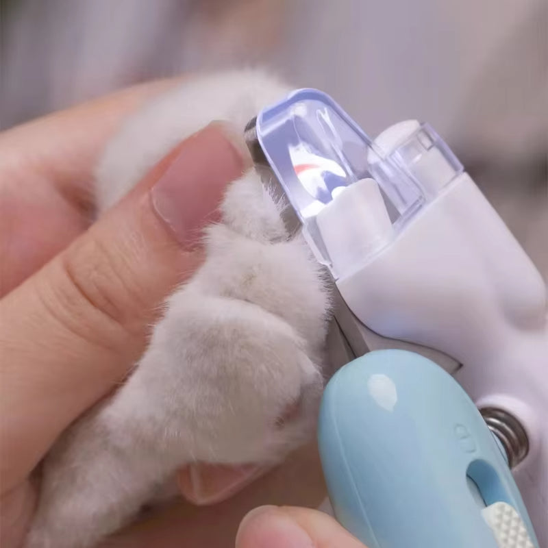 HKM-3264317 Labor-Saving Nail Clippers with LED Light for Dogs and Cats - Precision Trim Scissors with Safety Lock and Anti-Splash Design